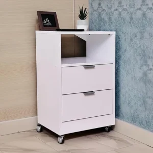 Mesa De Cabeceira Branca 40cm MDF 2 Gavetas 1 Nicho Com Rodinhas Acabamento Puxador Preto Enviamos Montada