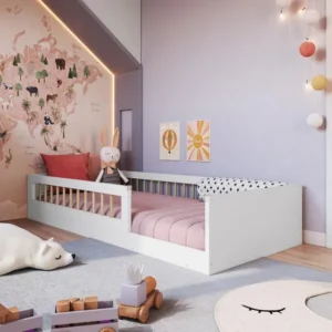 Cama Infantil de Chão Montessoriana de Solteiro para Menino e Menina com Grade de Proteção Lateral Cor Branco
