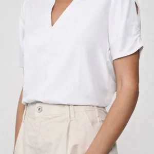 Blusa Feminina Colcci Gola V - Estilo E Conforto