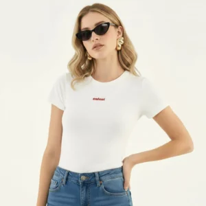 Camiseta Colcci Feminina Ajustada Logo Frontal Minimalista
