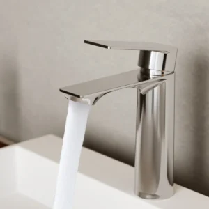 Torneira Banheiro Lavabo Monocomando Bica Baixa Cromado Quente E Fria