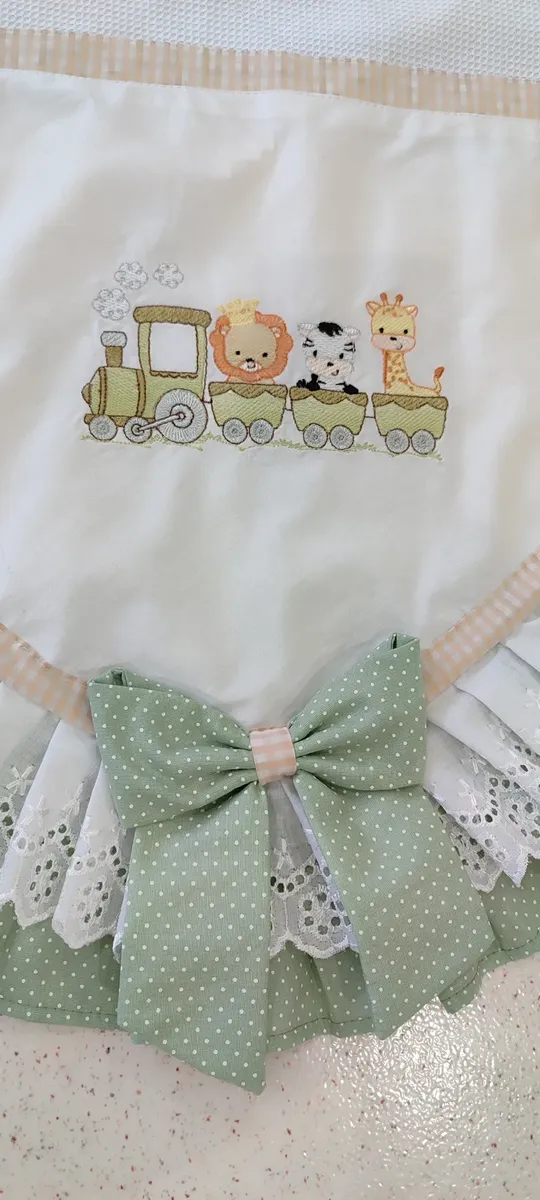 Manta De Bebê Babado Bordada Piquet Algodão Personalizada - Imagem 3