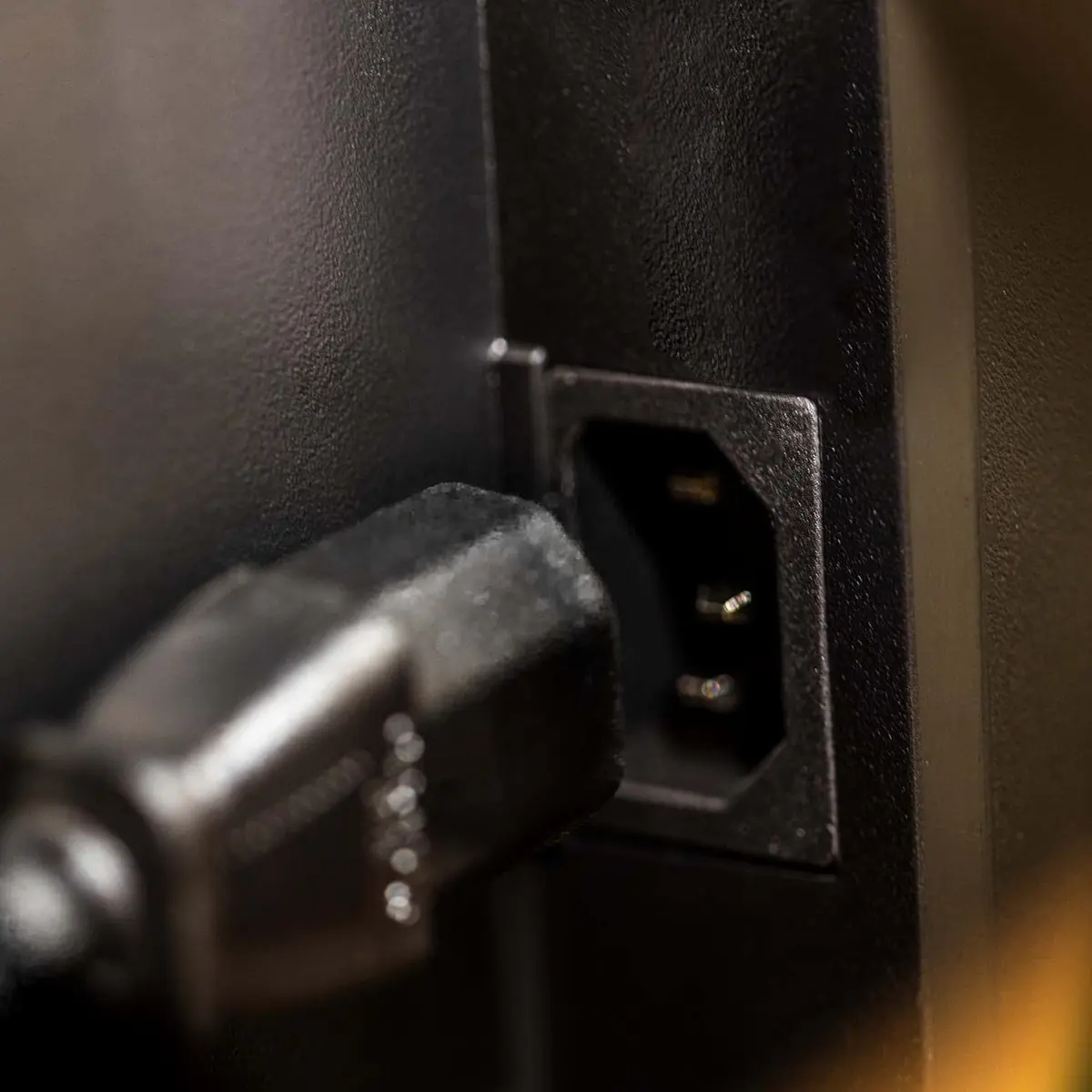 Plus Do Brasil Cabo De Força Energia 10a Tripolar P/ Pc Fonte Computador Cpu Monitor Eletrônicos C13 Panela Eletrica Pressão Robo Aspirador Bivolt Certificado Inmetro - 100% Cobre C/ Aterramento Real - Imagem 3